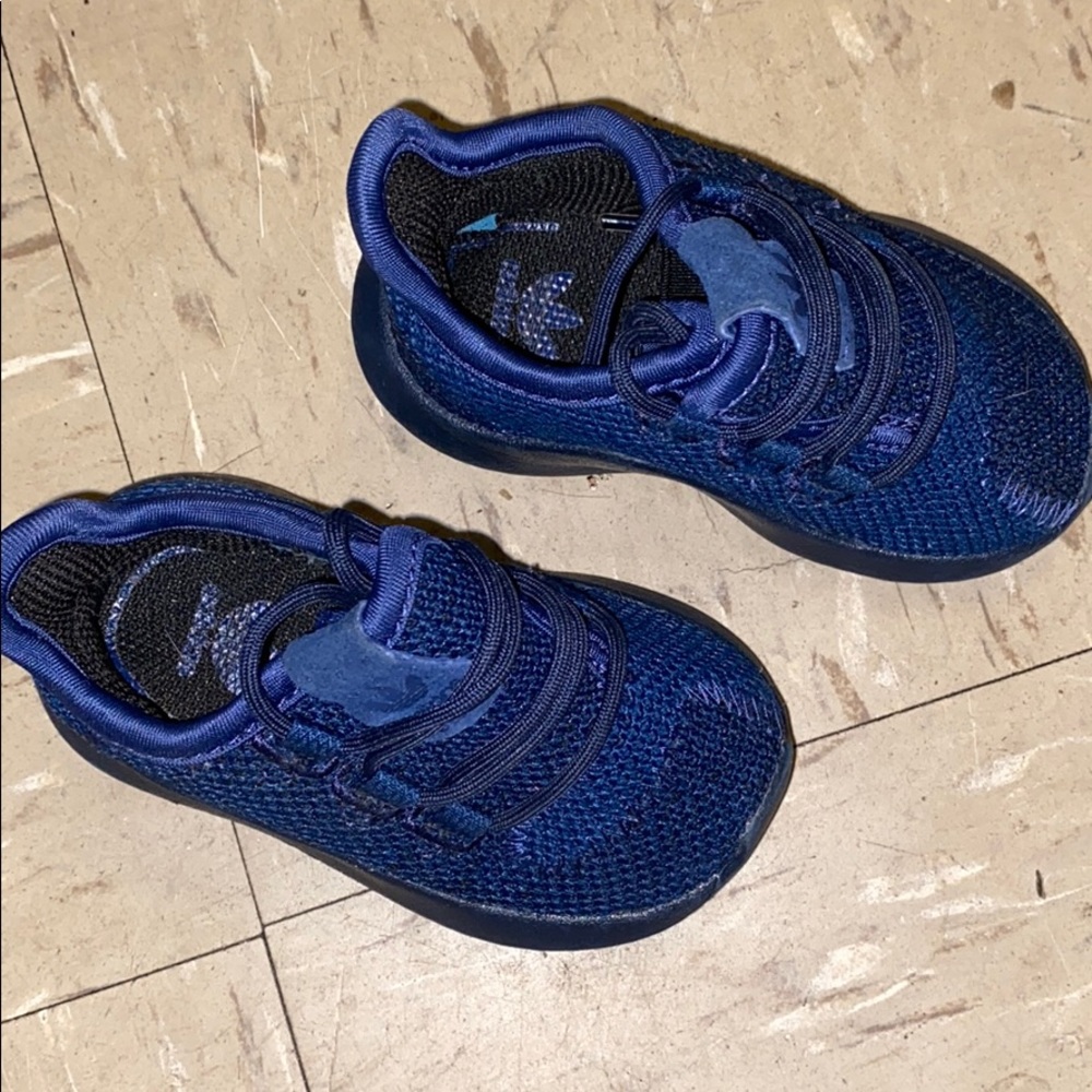 Adidas - Picture 2 of 5